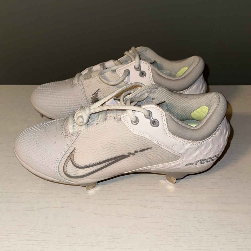 Nike Hyperdiamond 4 fast pitch softball cleats